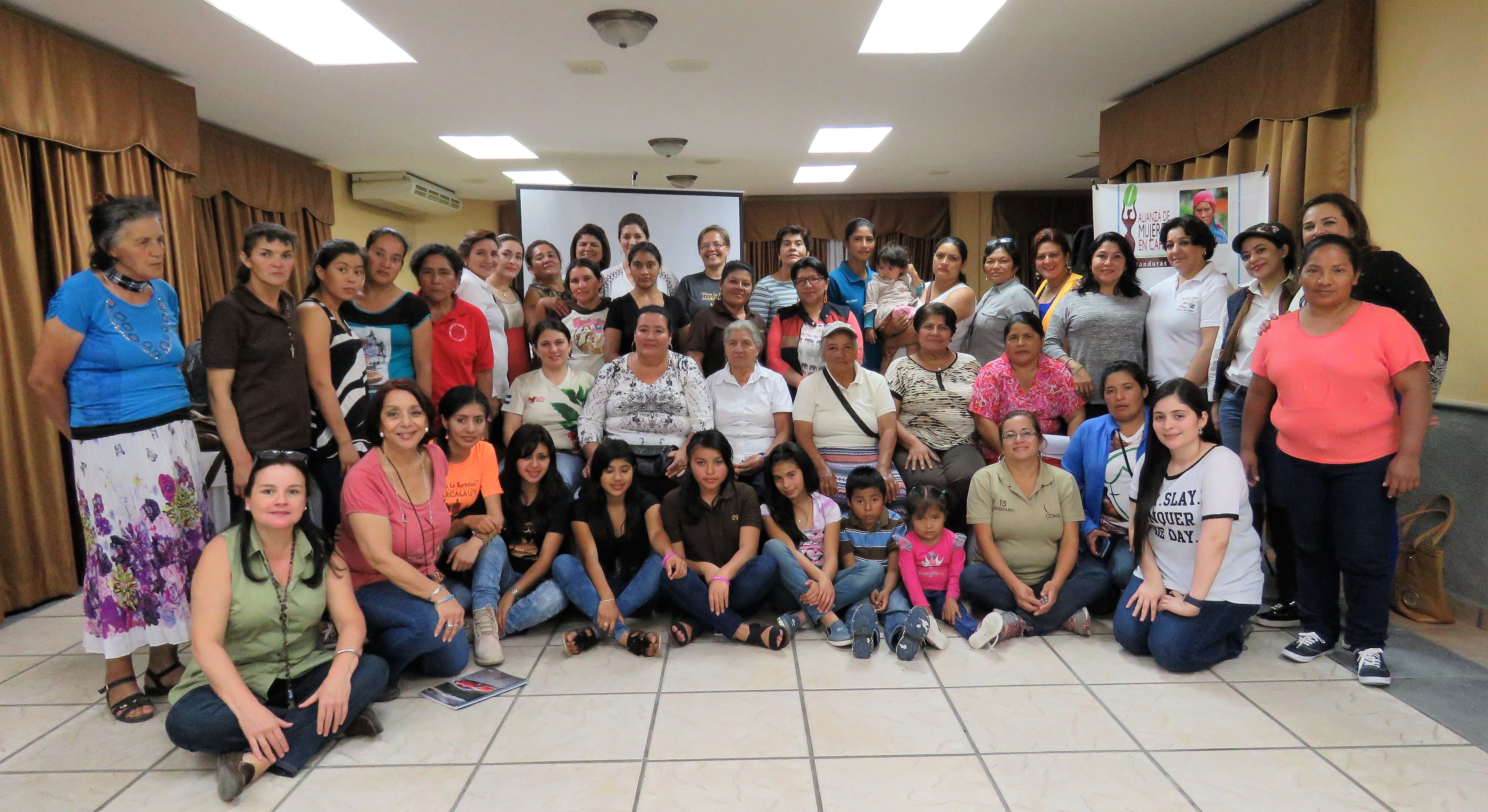 Socias de COMSA participan de encuentro de Alianza de Mujeres en Café