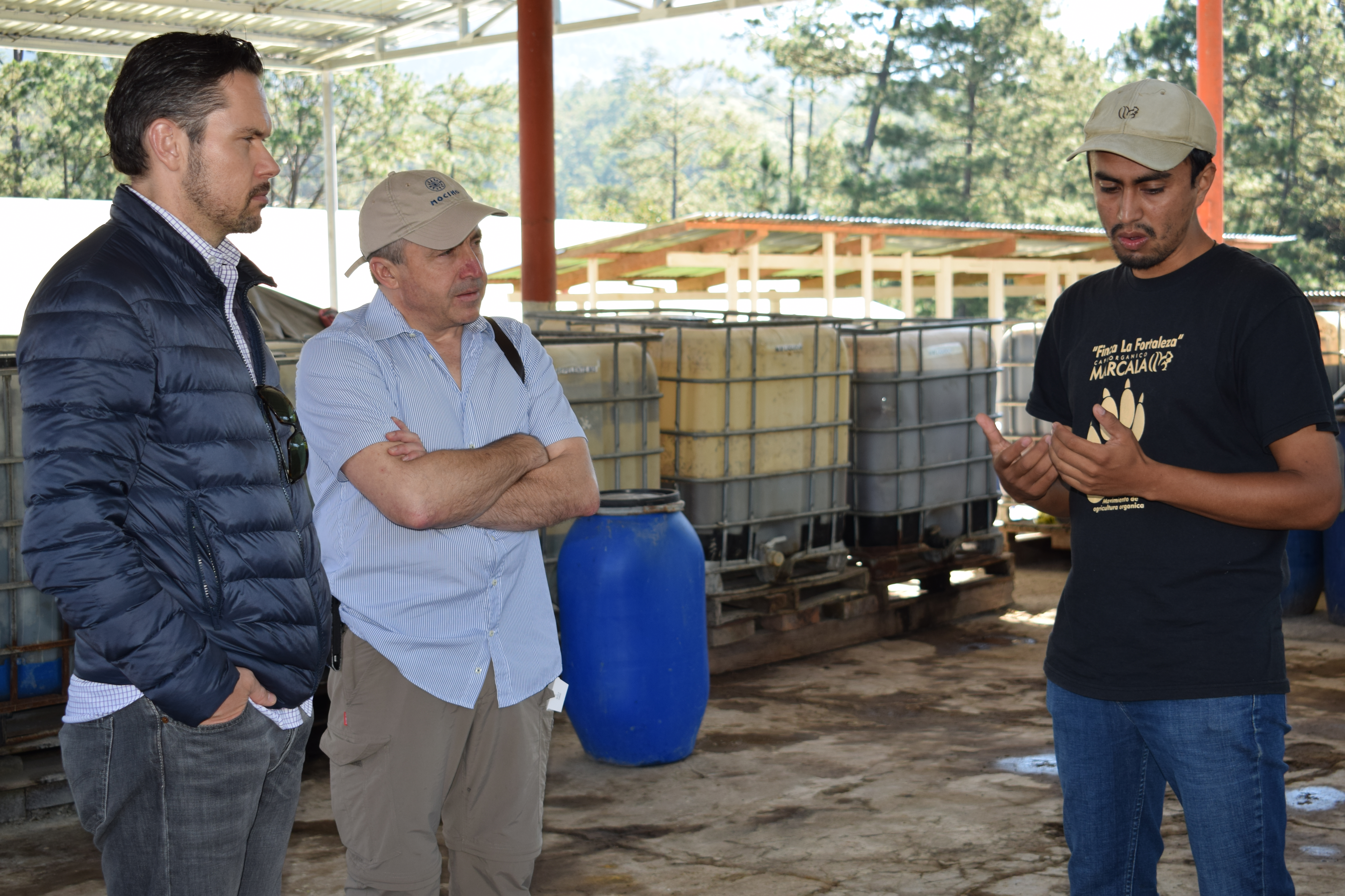 Representante de Hacofco y NIEHOFFS Kaffeerosterei visitan COMSA