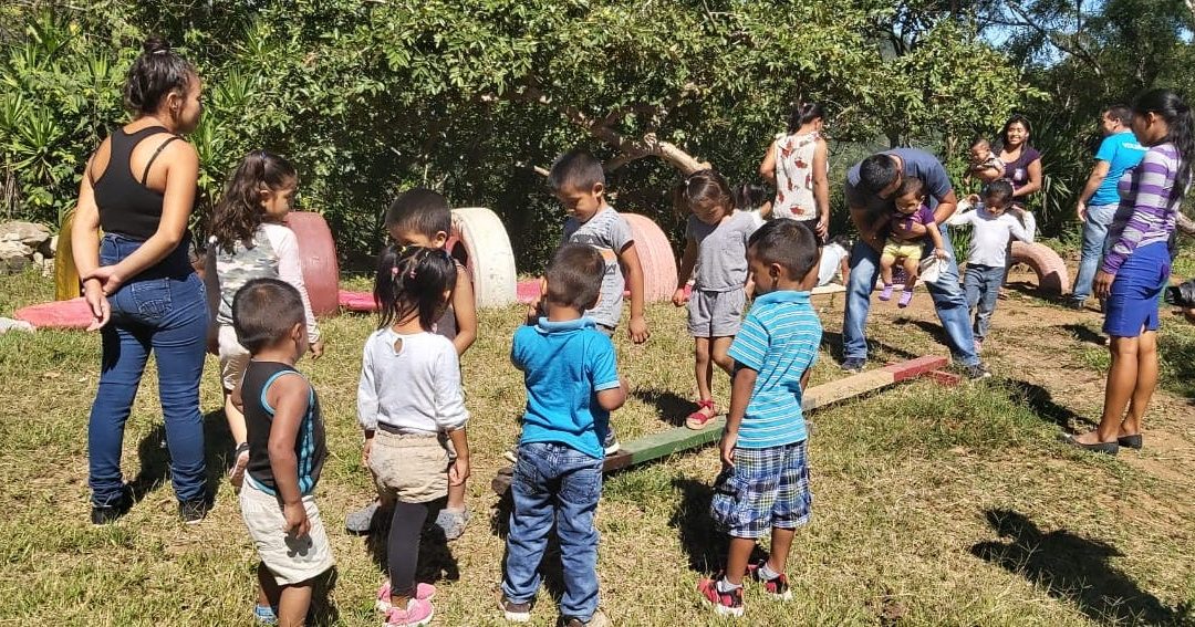 Genios Felices, propuesta de estimulación comunitaria