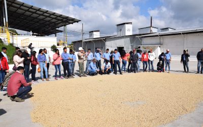 Estudiantes de la Universidad de Agricultura visitan COMSA