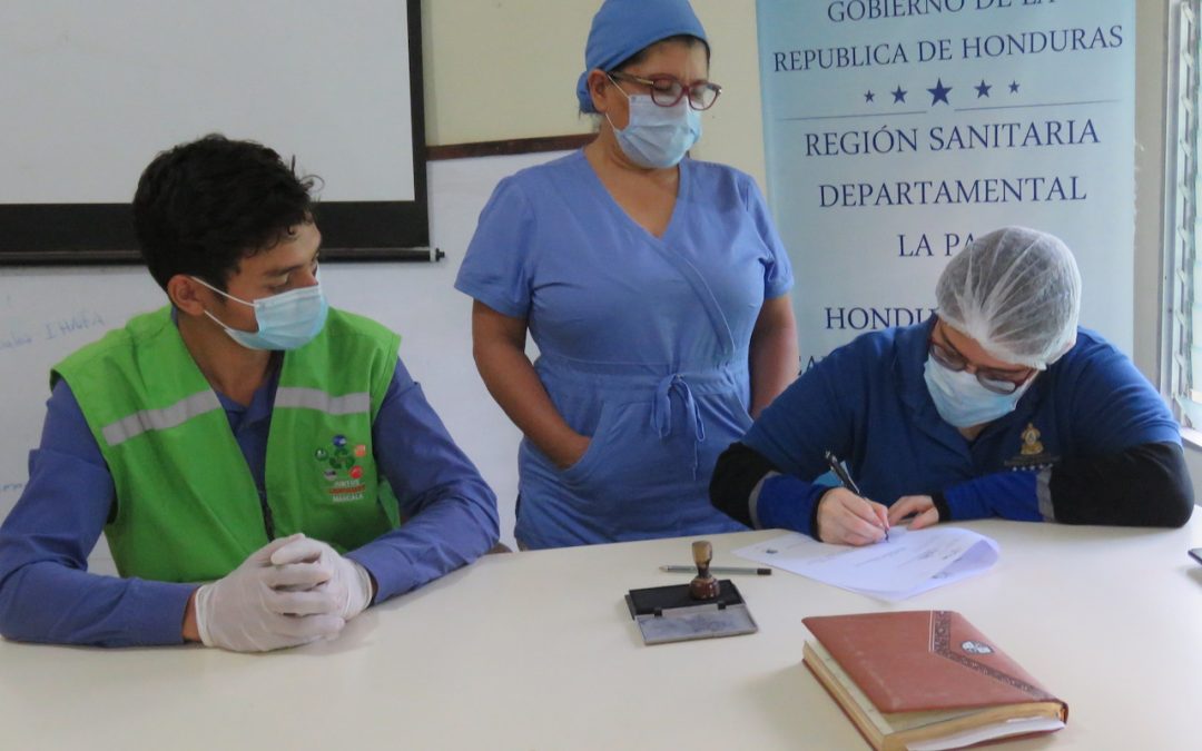 Juntos Limpiamos Marcala, firma convenio con la Secretaria de Salud en Marcala
